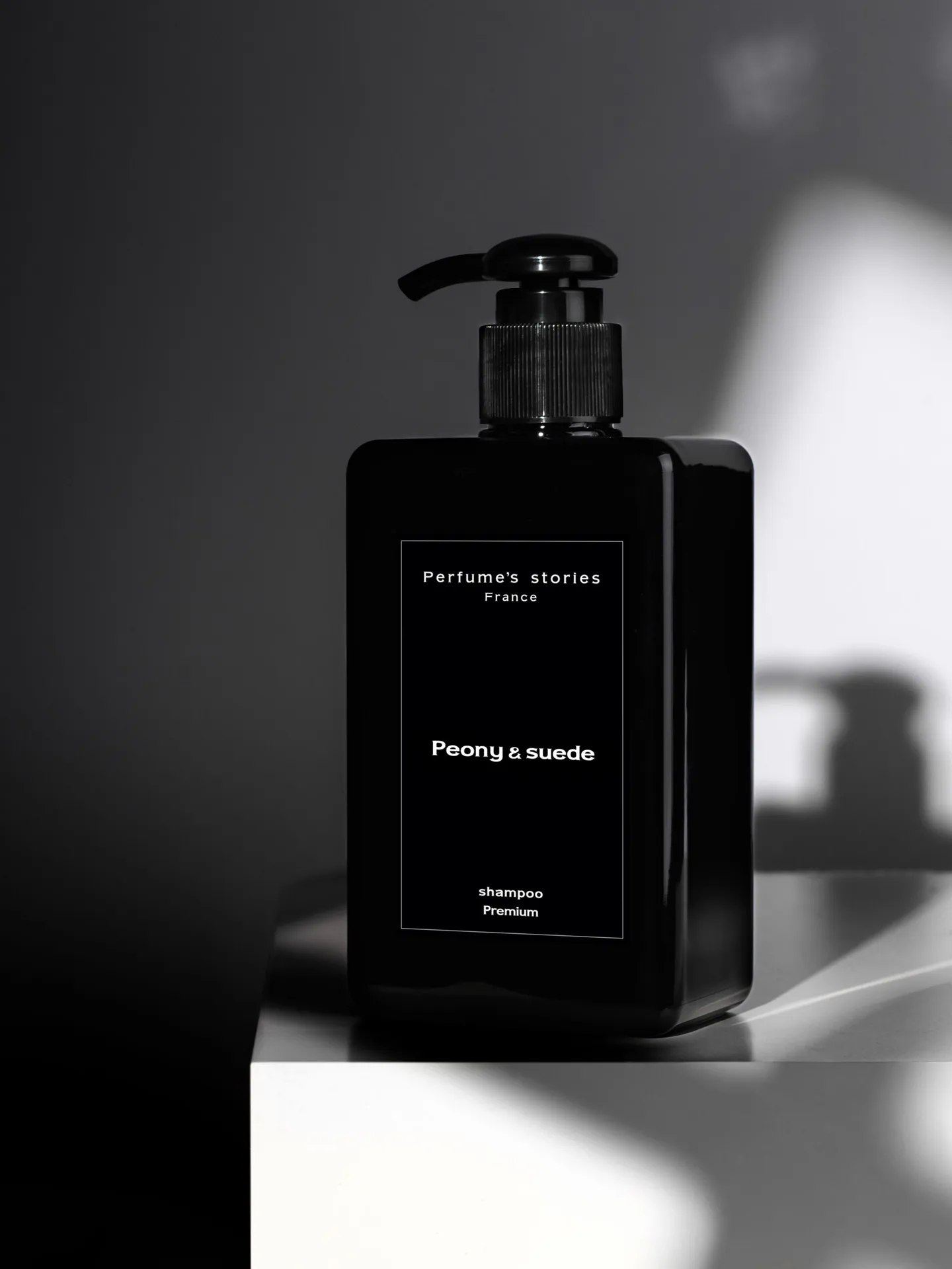 Парфюмированный шампунь для волос "Peony &amp; suede", 300 ml
